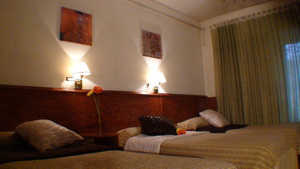 Hostal El Carmen Zaragoza Ngoại thất bức ảnh