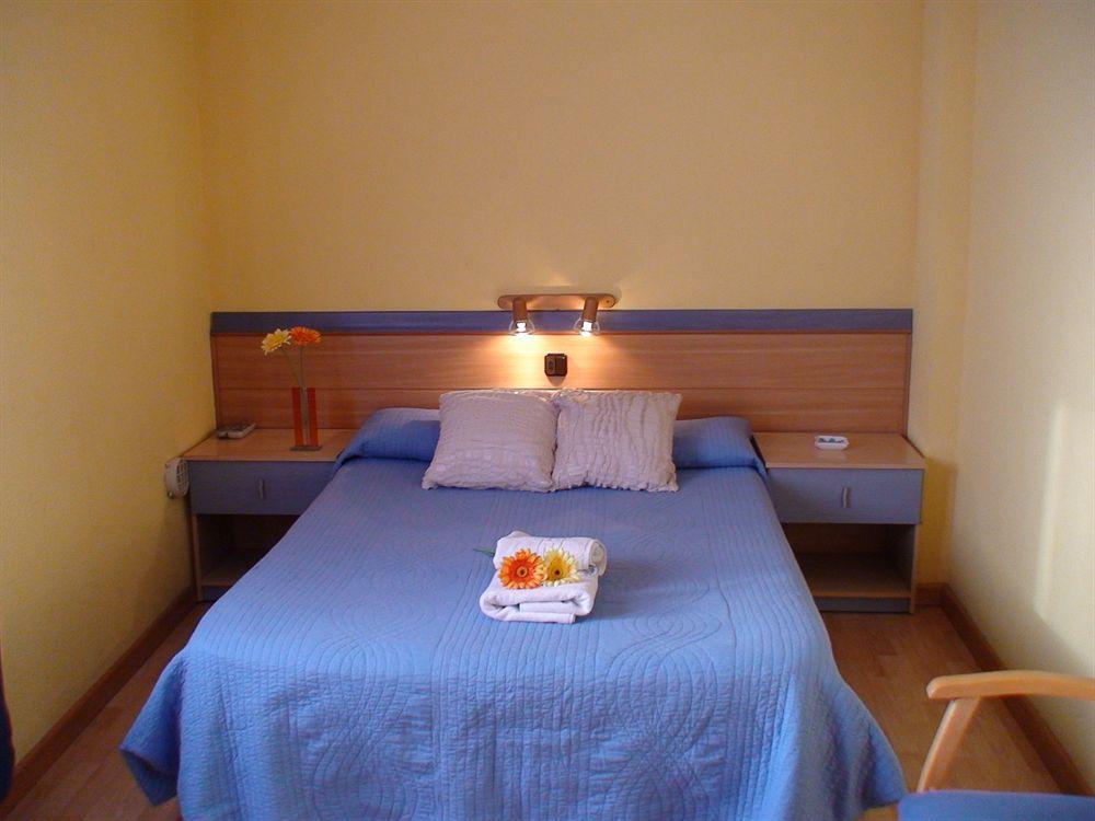 Hostal El Carmen Zaragoza Ngoại thất bức ảnh