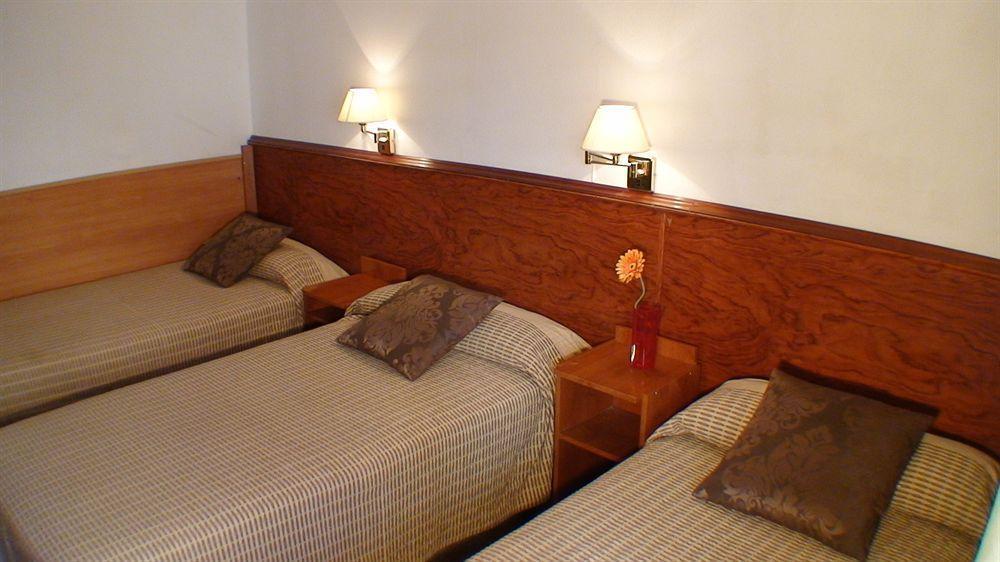 Hostal El Carmen Zaragoza Ngoại thất bức ảnh