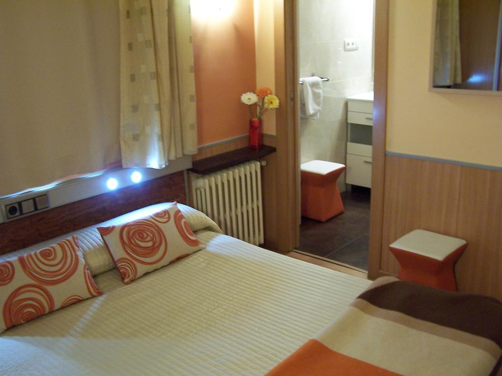 Hostal El Carmen Zaragoza Ngoại thất bức ảnh