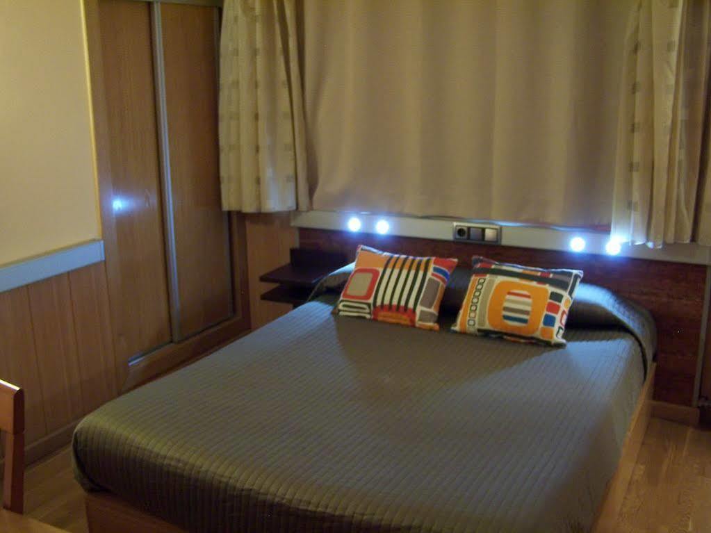 Hostal El Carmen Zaragoza Ngoại thất bức ảnh